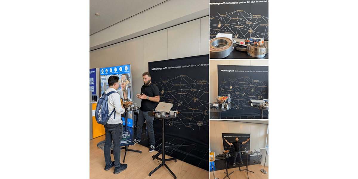 Stand Mönninghoff : deux personnes en pleine discussion devant un mur de présentation ; à droite, des gros plans sur les composants techniques exposés et l'agencement du stand.