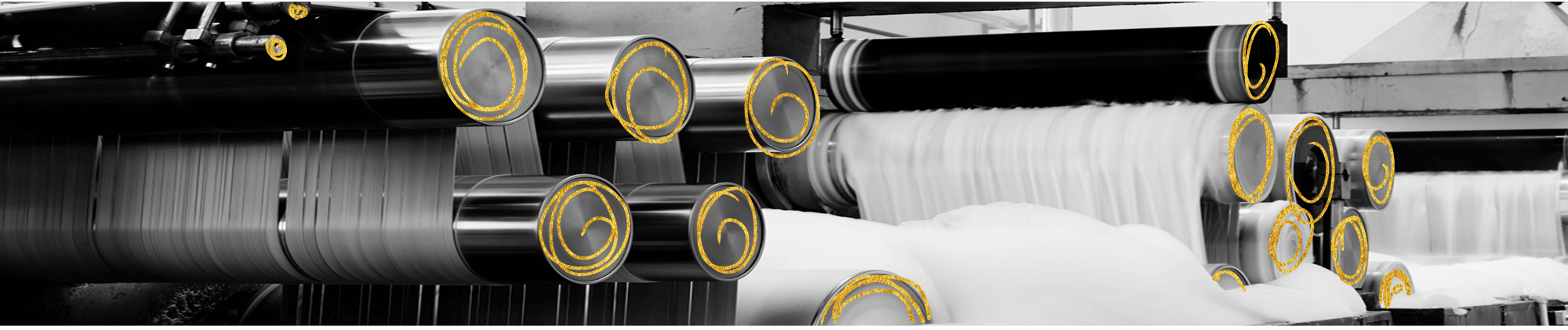 Textile machines equipped with integrated couplings for precise control of motion and production processes